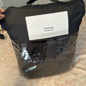 Uppababy CozyGanoosh in Jake (black)